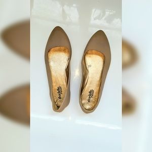 Charlotte Russe flats faux suede cute 6 tan